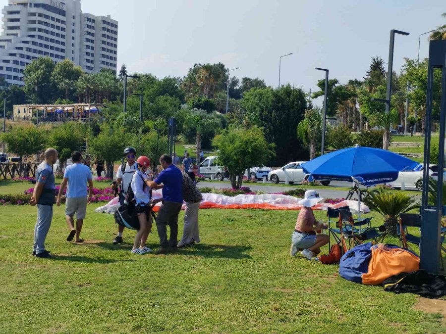 Uçuşa Yasak Bölgede Yamaç Paraşütünden Vazgeçmiyorlar