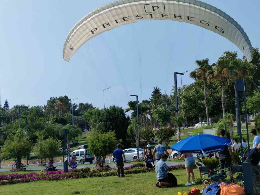 Uçuşa Yasak Bölgede Yamaç Paraşütünden Vazgeçmiyorlar