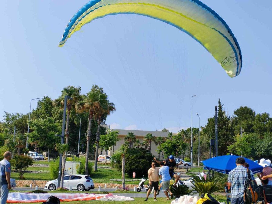 Uçuşa Yasak Bölgede Yamaç Paraşütünden Vazgeçmiyorlar