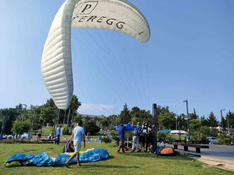 Uçuşa Yasak Bölgede Yamaç Paraşütünden Vazgeçmiyorlar