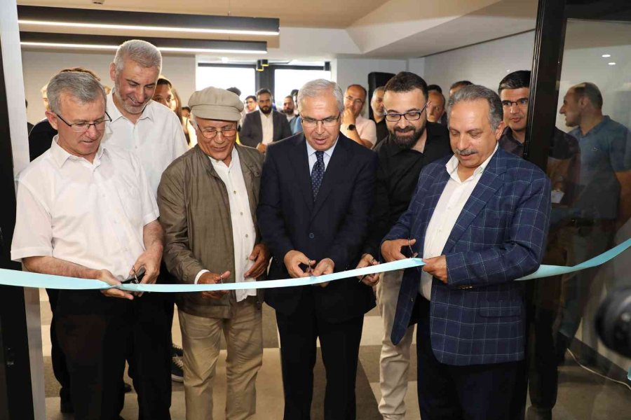 Talas’ta Portre Resim Sergisi Sanatseverlerle Buluştu