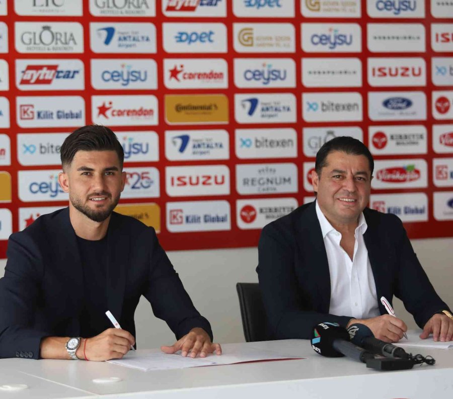 Antalyaspor’un Yeni Transferi Soner Aydoğdu Resmi İmzayı Attı