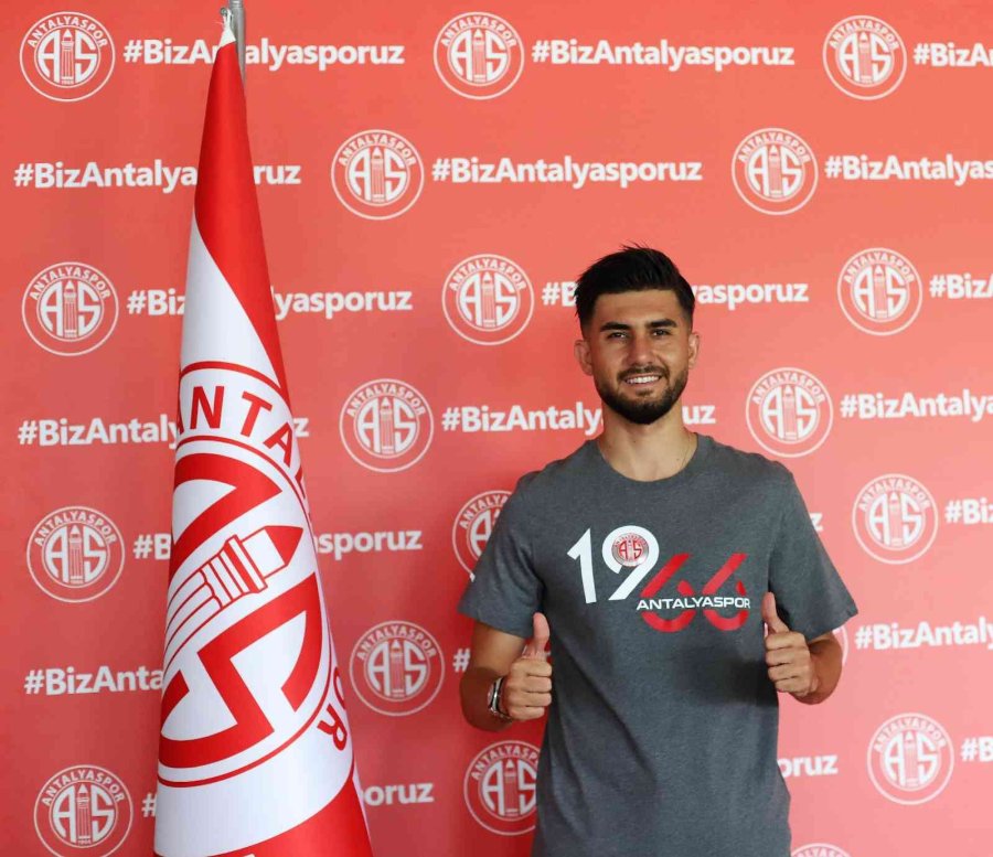 Antalyaspor’un Yeni Transferi Soner Aydoğdu Resmi İmzayı Attı