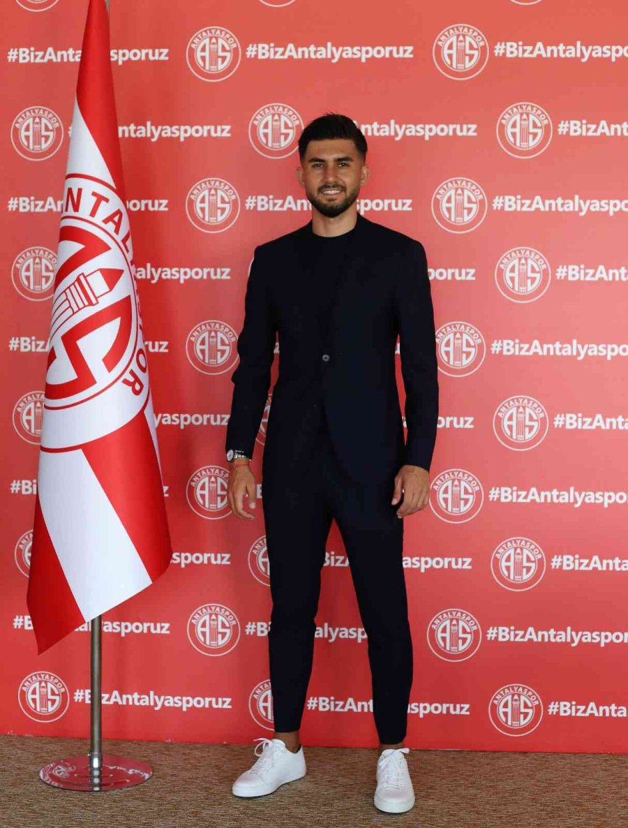 Antalyaspor’un Yeni Transferi Soner Aydoğdu Resmi İmzayı Attı