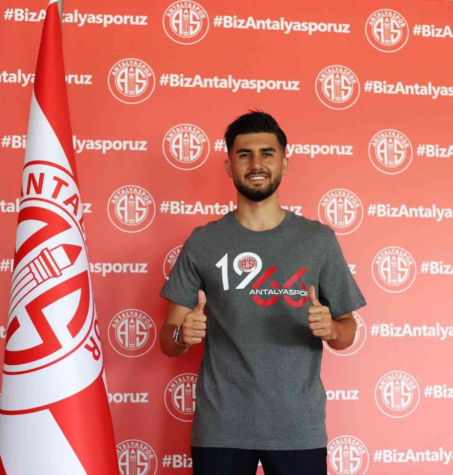 Antalyaspor’un Yeni Transferi Soner Aydoğdu Resmi İmzayı Attı