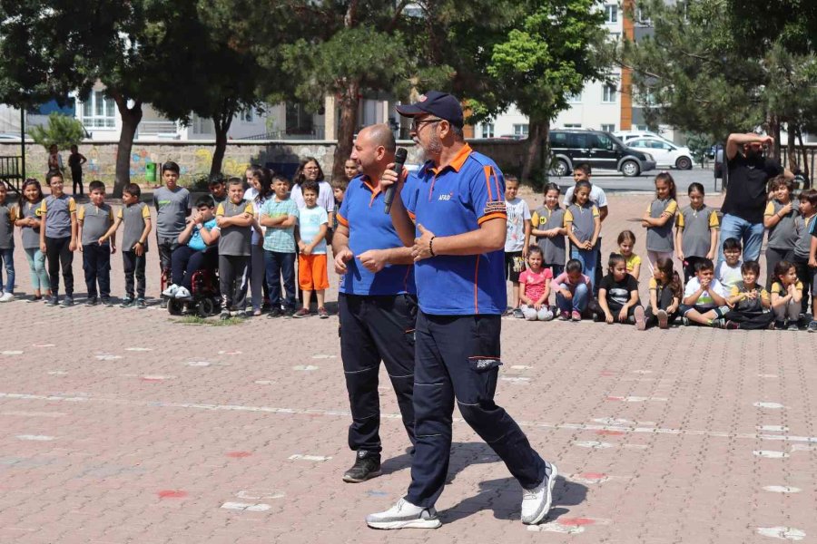 Afad’dan Miniklere ’afet’ Eğitimi