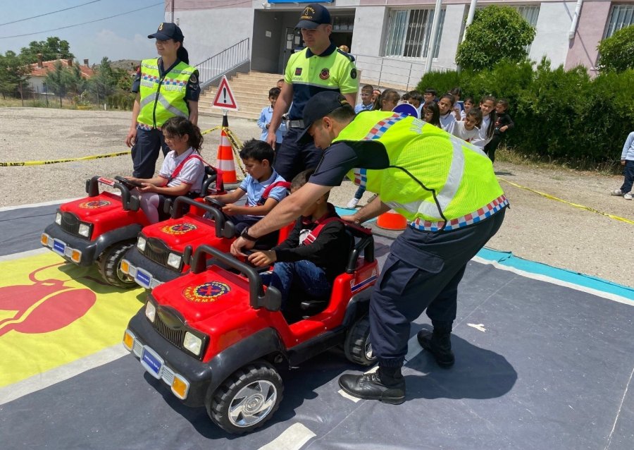 Simülasyon Aracı İle Emniyet Kemeri Konusunda Farkındalık Oluşturuldu