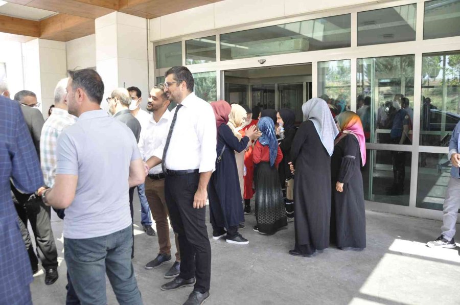 Karaman’da Okul Servisi İle Otomobil Çarpıştı: 13 Yaralı