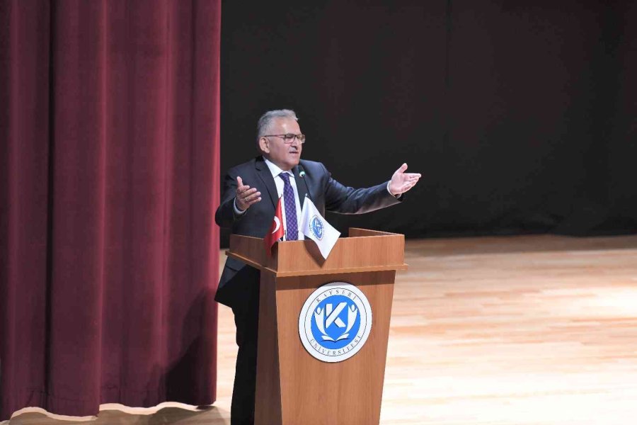 Başkan Büyükkılıç, İlk Mezunların Heyecanına Ortak Oldu