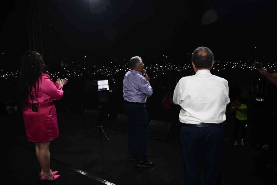 Büyükşehir’in ’yaza Merhaba Festivali’ne Muhteşem İlgi