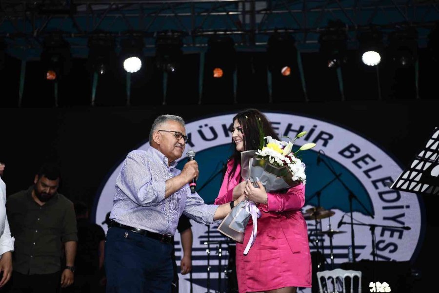 Büyükşehir’in ’yaza Merhaba Festivali’ne Muhteşem İlgi