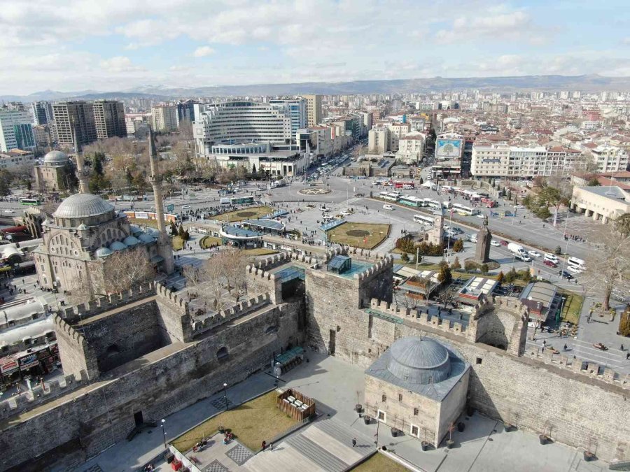 Medeniyetlere Ev Sahipliği Yapan Meydan