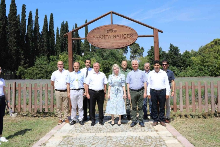 Rektör Özkan: "üniversitemiz Ve Batem, Araştırmalarıyla Antalya Tarımına Öncü Olmaya Devam Ediyor"