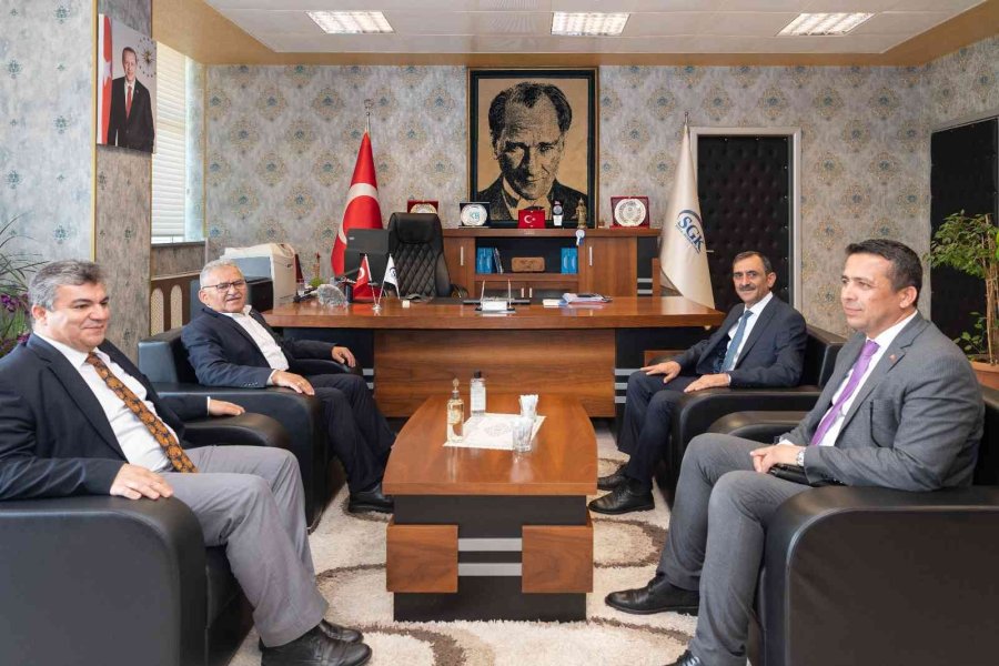 Başkan Büyükkılıç’a “en Çok İstihdam Ve En Çok Kadın İstihdamı” Plaketi