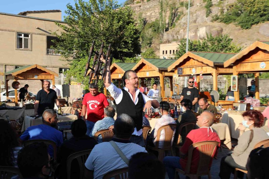 Talas’ın Vazgeçilmezi ‘antika Pazarı’ Hız Kesmeden Devam