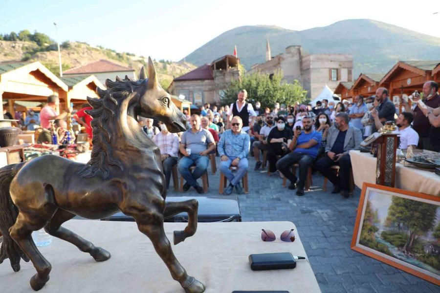 Talas’ın Vazgeçilmezi ‘antika Pazarı’ Hız Kesmeden Devam