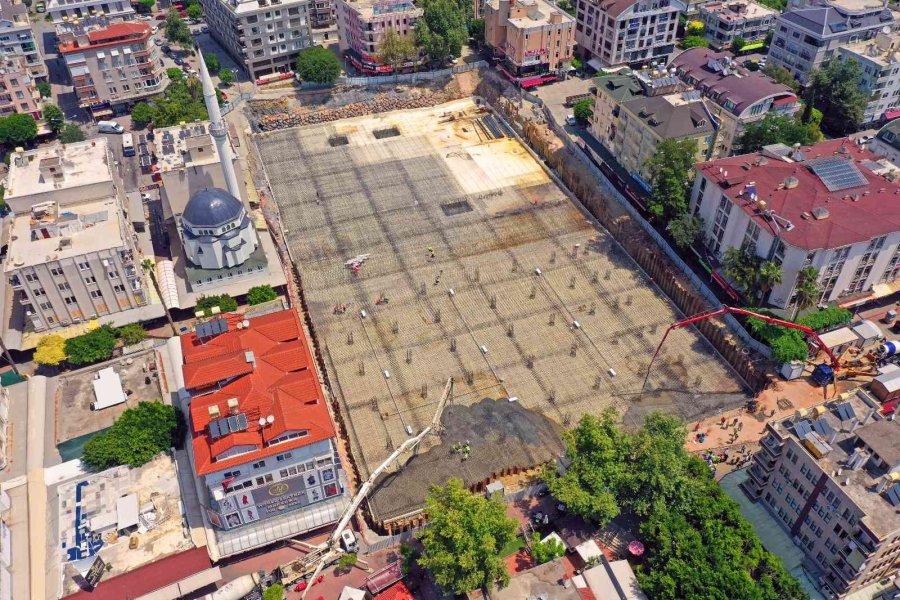 Akdeniz Bölgesinin En Büyük Temel Beton Dökümü Başladı