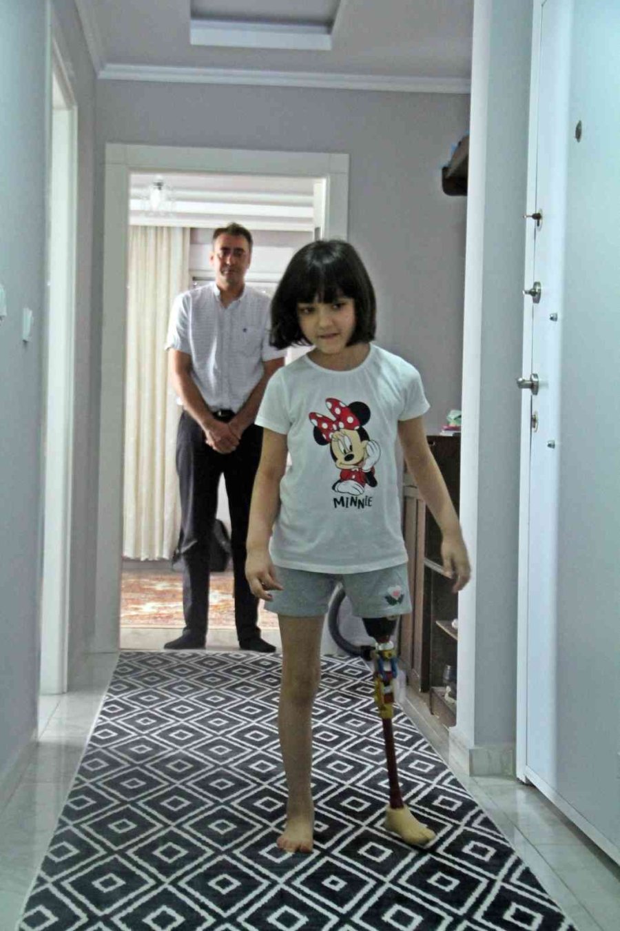 Onun Oyuncakları Protez Bacakları