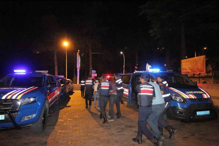 Çelik Gergi Kayışı Hırsızlarına Jandarmadan Suçüstü