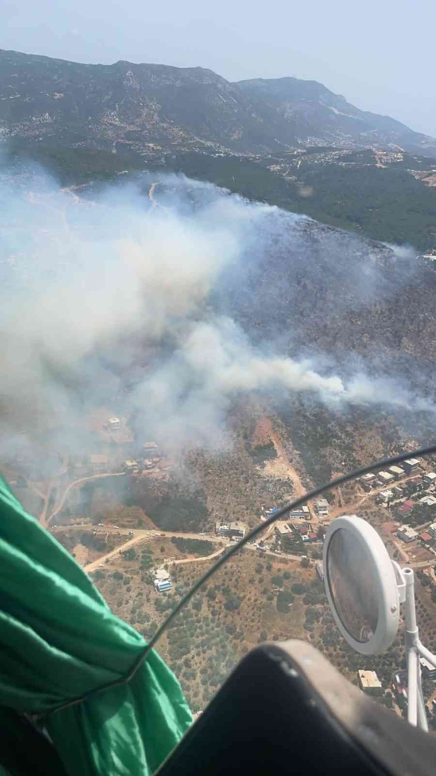 Kaş’ta Çıkan Orman Yangını Kısman Kontrol Altına Alındı