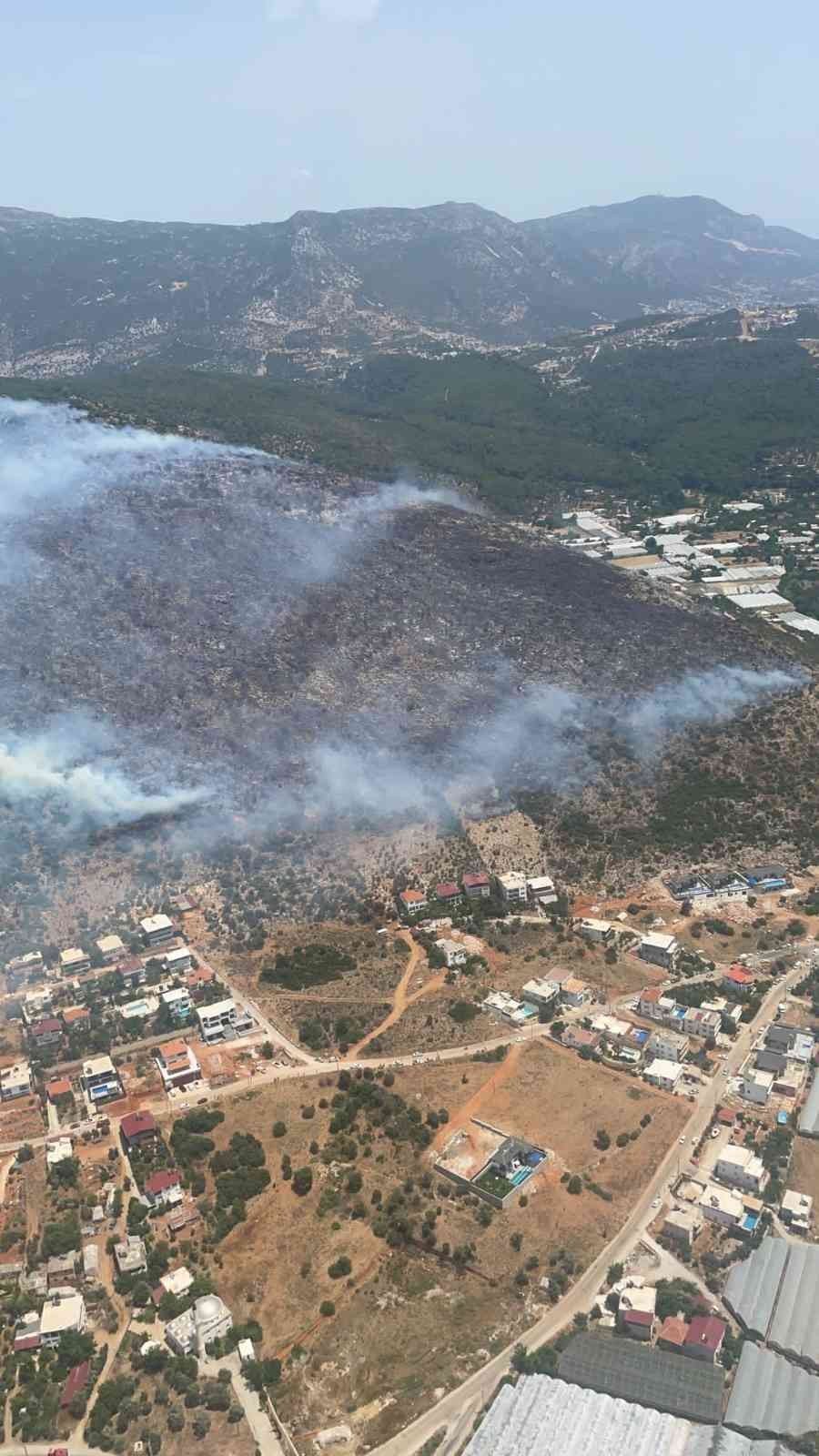 Kaş’ta Çıkan Orman Yangını Kısman Kontrol Altına Alındı