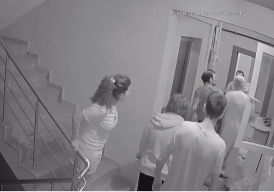 Komşu Kavgasını Ayırayım Derken Başına Gelmeyen Kalmadı