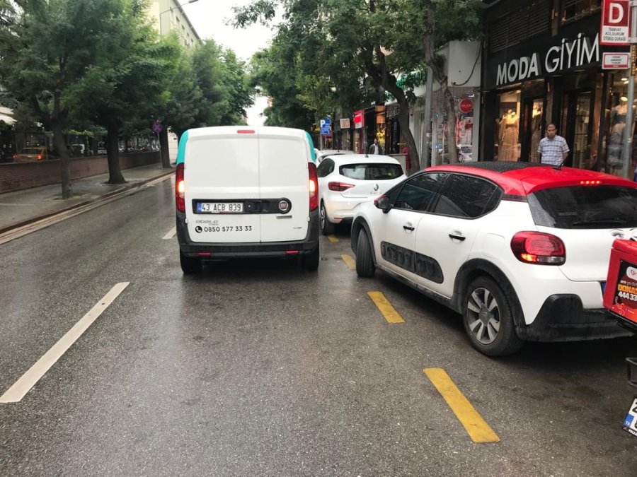 Dörtlüyü Yakan Yola Bırakıp Gidiyor