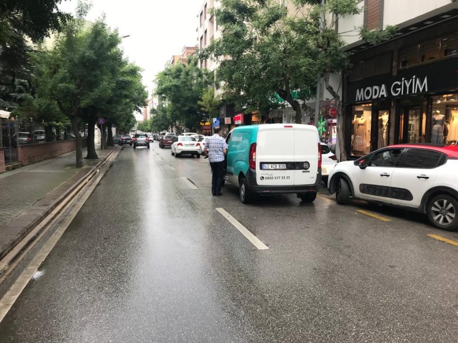 Dörtlüyü Yakan Yola Bırakıp Gidiyor