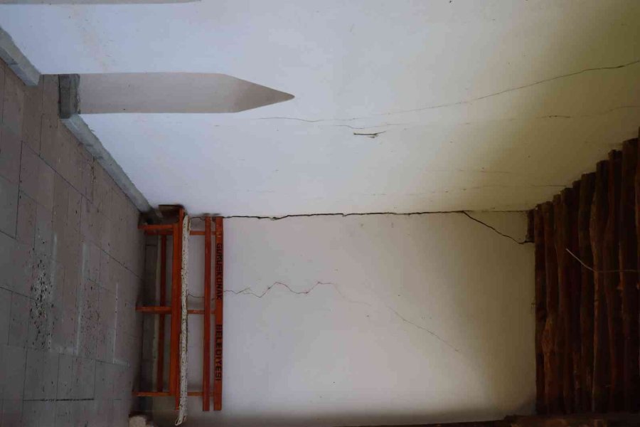 Tarihi Camii Restorasyon Bekliyor.