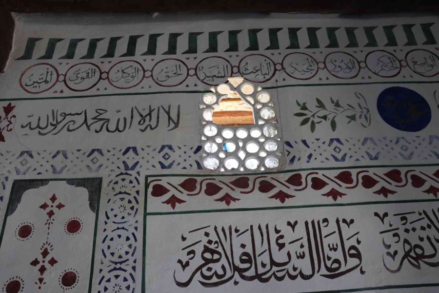 Tarihi Camii Restorasyon Bekliyor.