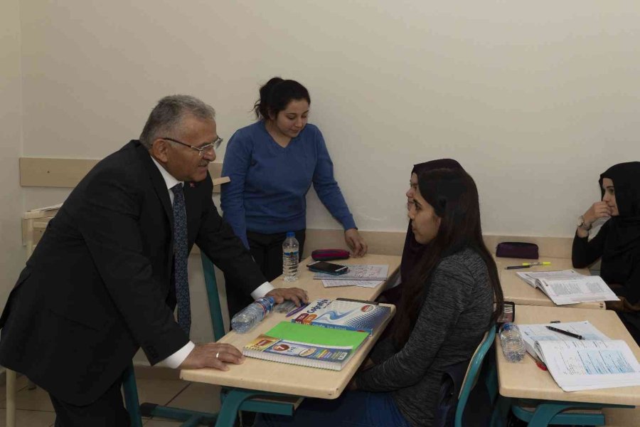 Büyükşehir Kaymek Yaz Kursları’na Bir Haftada 5 Bin Kayıt