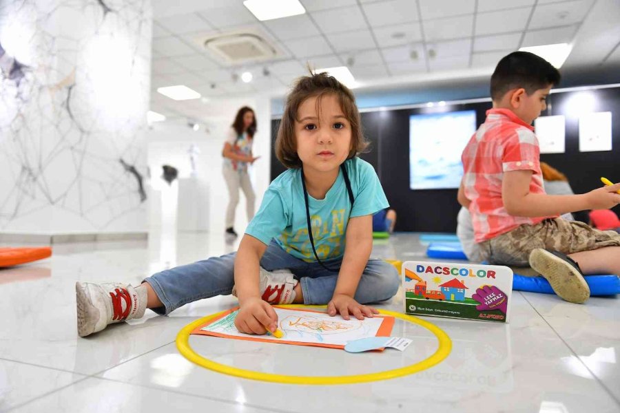 Minik Ressamlar, Ahmet Yeşil Sanat Galerisinde Buluştu