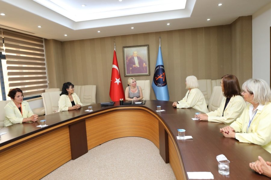 İyilik Ve Yardımseverliğin Rengini “sarı” Olarak Belirlediler