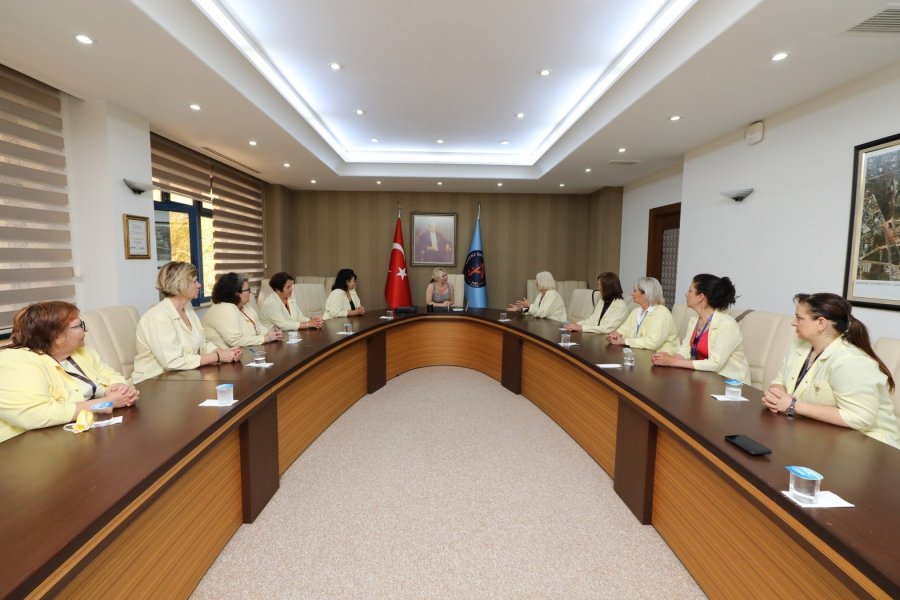 İyilik Ve Yardımseverliğin Rengini “sarı” Olarak Belirlediler