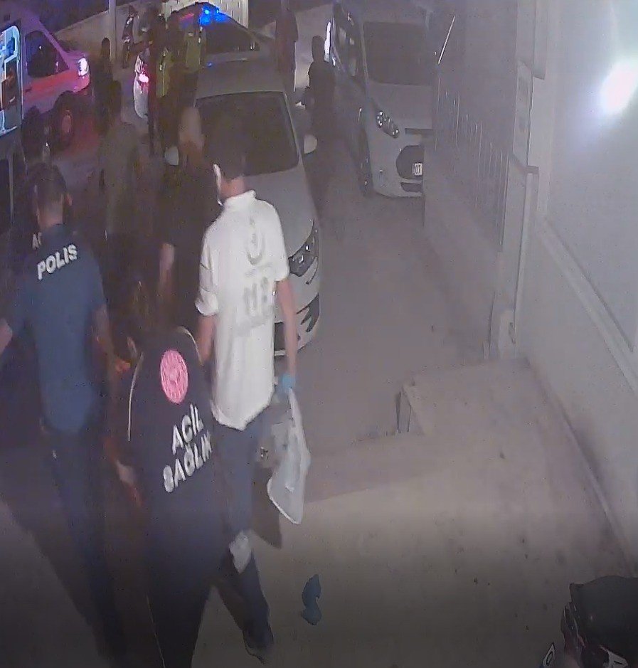 Komşu Kavgasını Ayırayım Derken Başına Gelmeyen Kalmadı