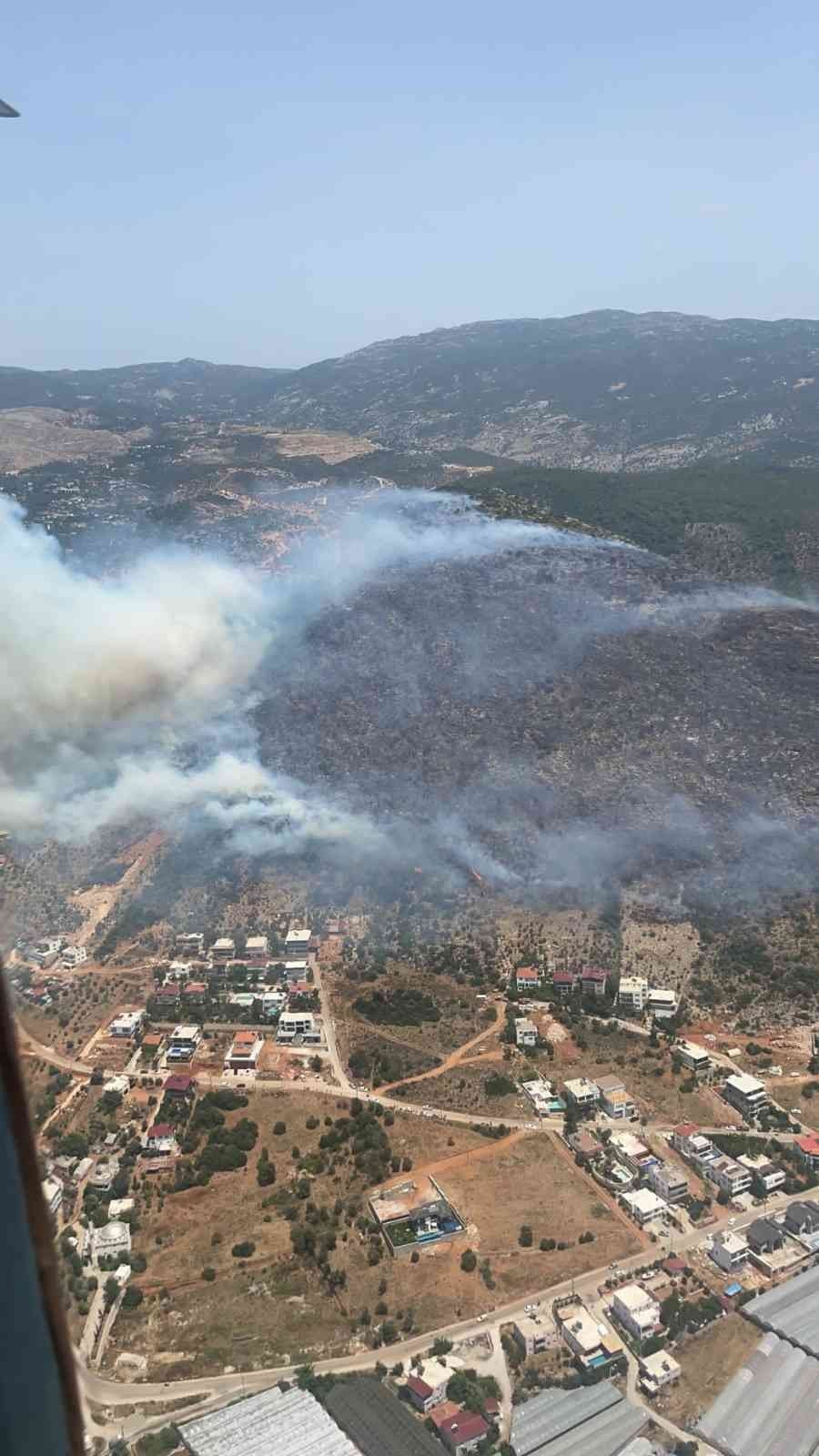 Kaş’ta Çıkan Orman Yangını Kısman Kontrol Altına Alındı