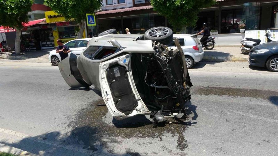 Refüje Çarpan Otomobil Takla Attı: 1 Yaralı