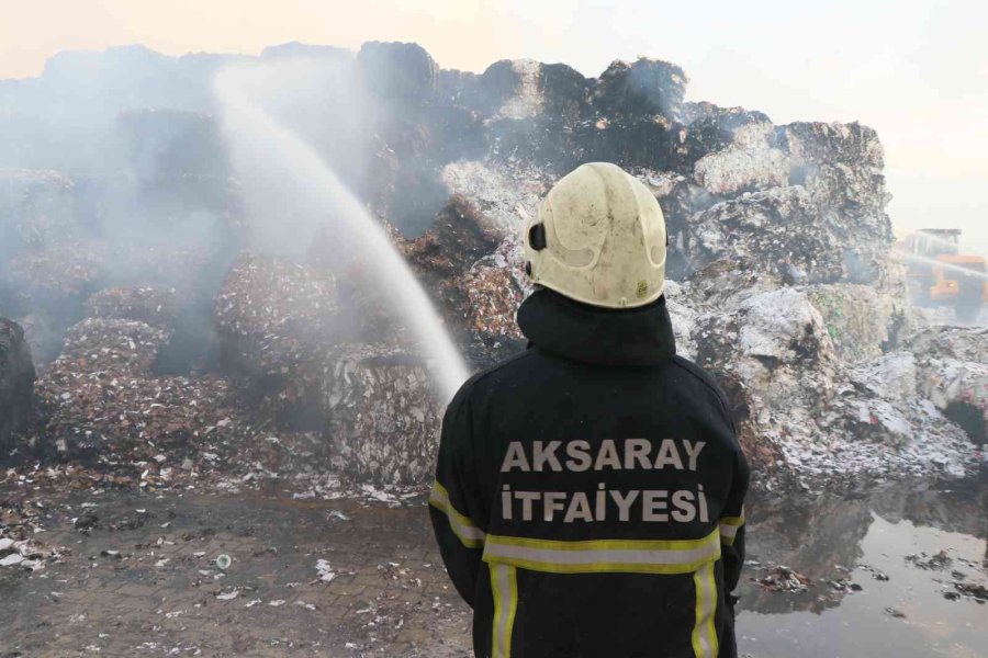 Aksaray’daki Fabrika Yangını Söndürüldü