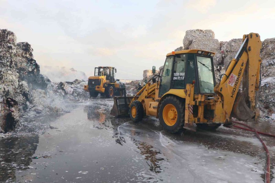 Aksaray’daki Fabrika Yangını Söndürüldü