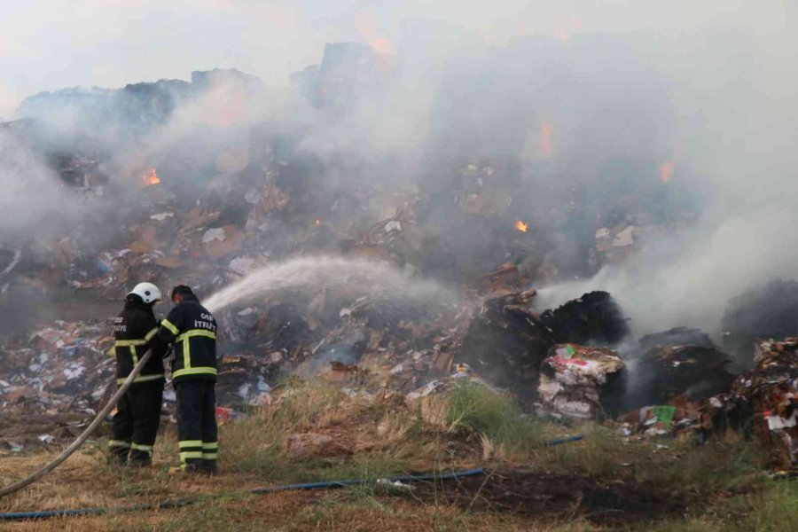 Aksaray’daki Fabrika Yangını Söndürüldü