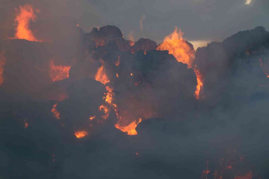 Aksaray’daki Fabrika Yangını Söndürüldü