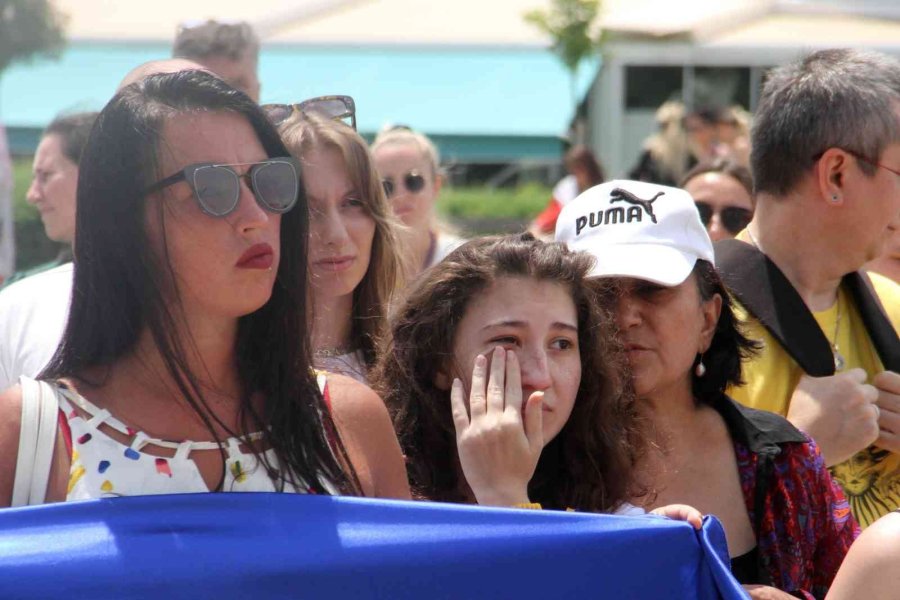 Antalya’daki Yerleşik Rus Ve Ukraynalılardan, ’savaşa Son Verin’ Çağrısı