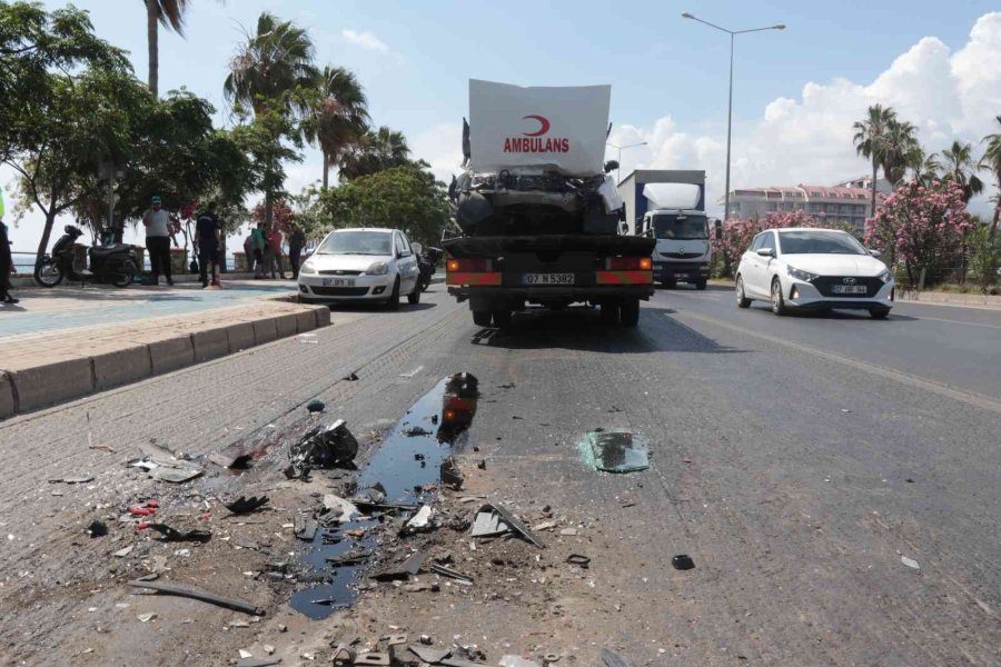 Modifiye Araç Fuarına Gelen Genç Trafik Kazasında Hayatını Kaybetti