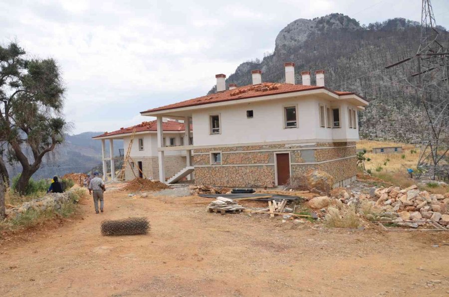 Orman Yangınında Evlerini Kaybedenler İçin Yapılan Konutlarda Sona Gelindi