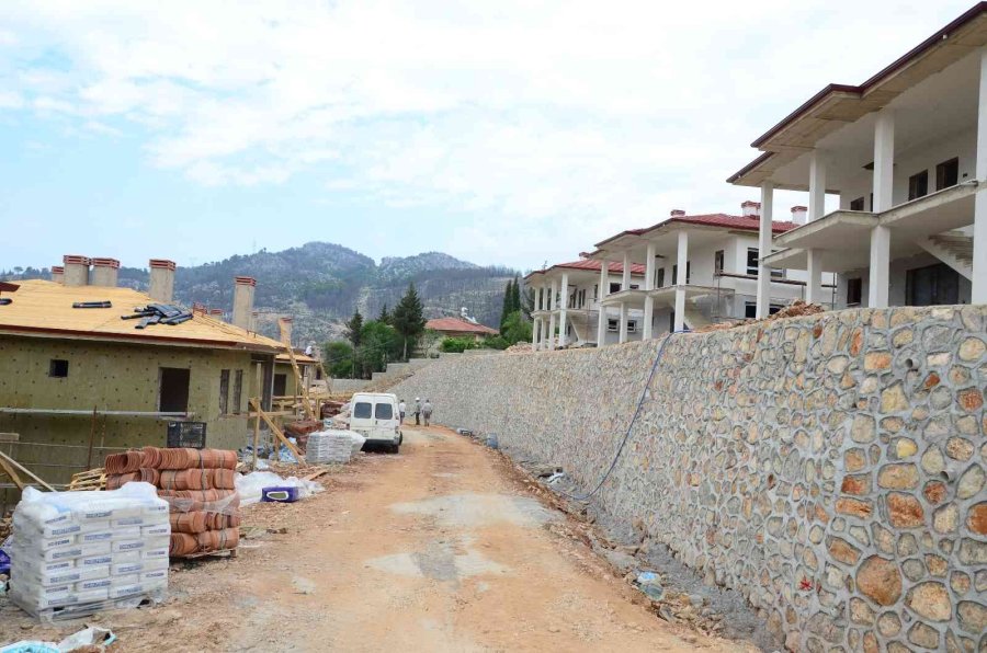 Orman Yangınında Evlerini Kaybedenler İçin Yapılan Konutlarda Sona Gelindi