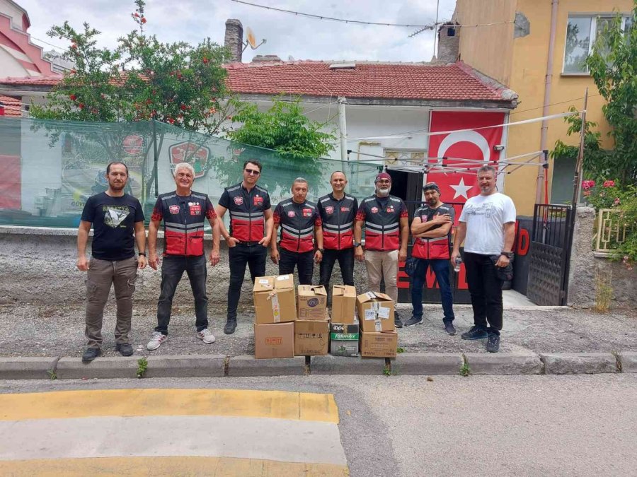 İlkokul Öğrencilerine Bin 222 Adet Kitap Ve Kırtasiye Malzemesi Dağıtıldı