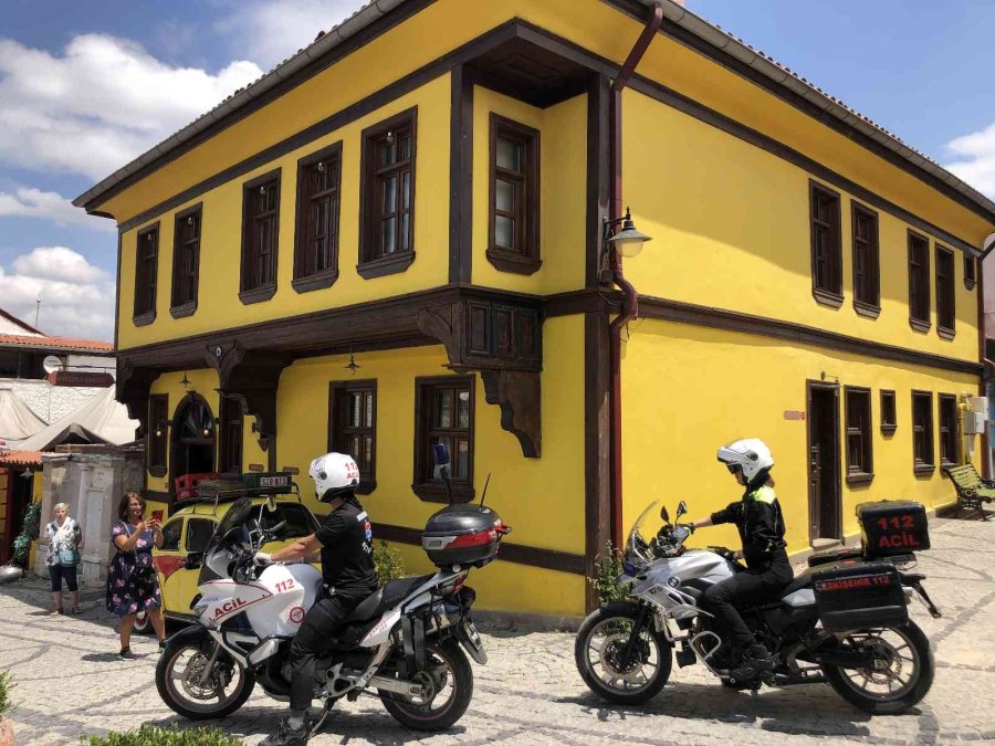 112’nin Tek Motosikletli Kadın Att’si 4 Yıldır Görevinin Başında