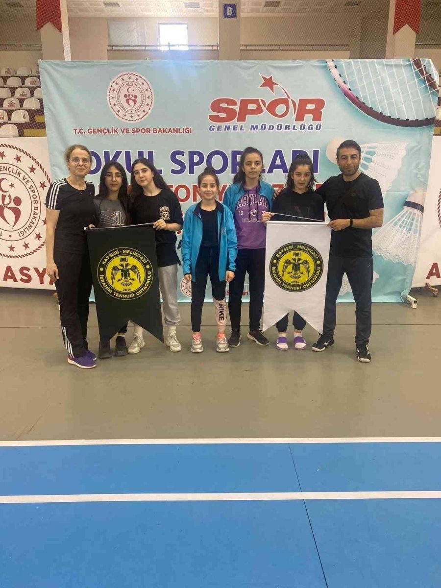 İbrahim Tennuri Ortaokulu Üçüncü Oldu