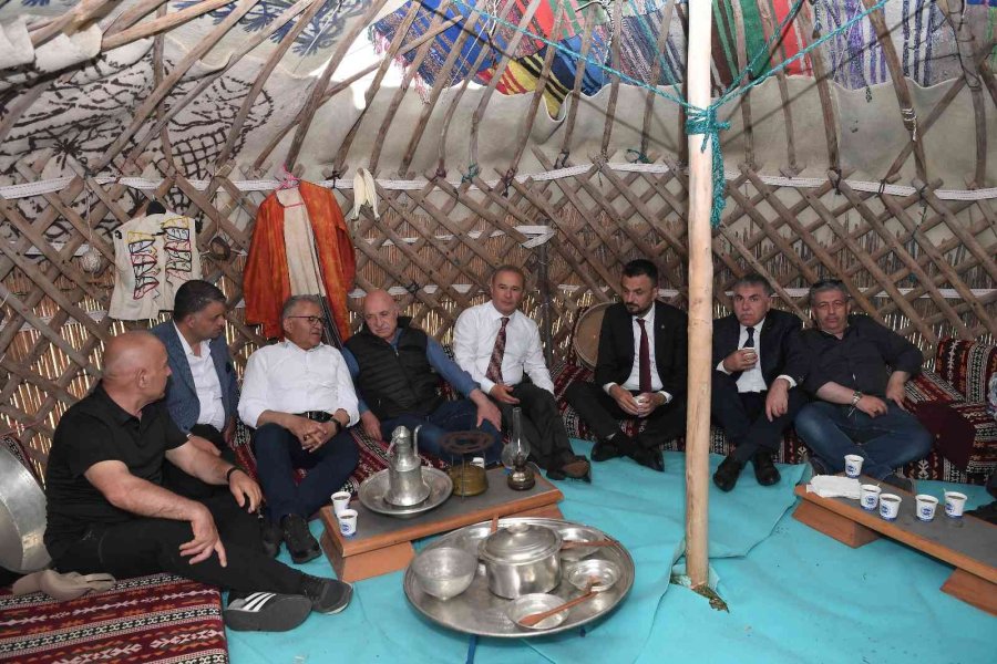 Akkışla Geleneksel Yeni Yoğurt Bayramı Ve Kilim Festivali Yapıldı