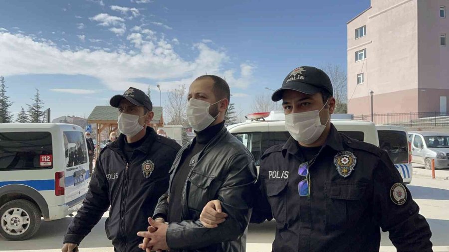 Otobüs Şoförünü Bıçaklayan Sanıktan Mahkemede İlginç Savunma: “anahtarlığımdaki Çakı Kendi Kendine Açılmış"